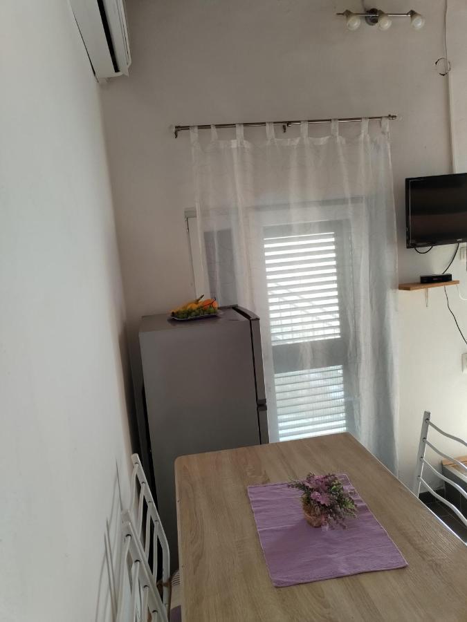 Appartement Ema à Prvic Sepurine Extérieur photo
