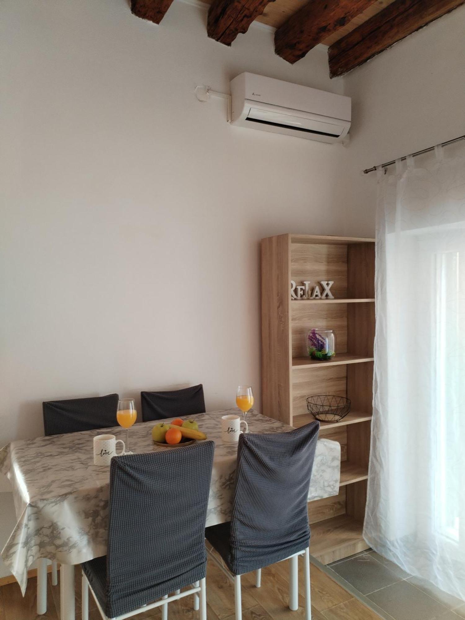 Appartement Ema à Prvic Sepurine Extérieur photo